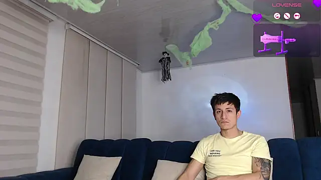 ashely ryan24 online show from 10/04/25, 11:58