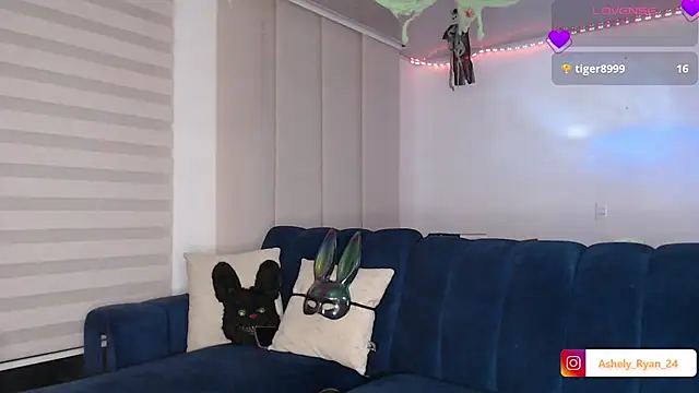ashely ryan24 online show from 10/08/25, 12:30