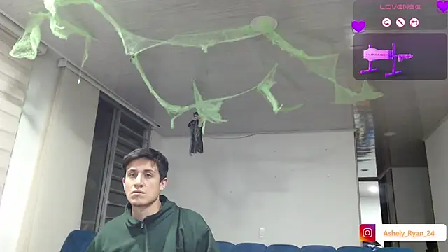 ashely ryan24 online show from 10/09/25, 11:25