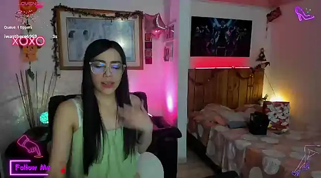 LauGrayJ online show from 03/15/25, 08:48