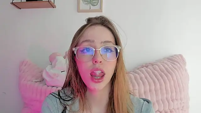 Snapshot of SofiaGc chatting on 01/31/25, 03:52 SofiaGc online show from 01/31/25, 03:52