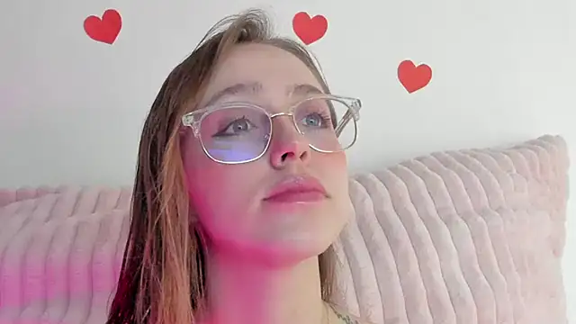 Snapshot of SofiaGc chatting on 02/15/25, 03:52 SofiaGc online show from 02/15/25, 03:52