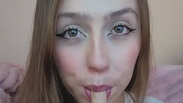 Snapshot of SofiaGc chatting on 09/26/25, 03:43 SofiaGc online show from 09/26/25, 03:43