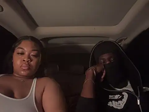 AUNYXXX online show from 05/17/26, 04:21