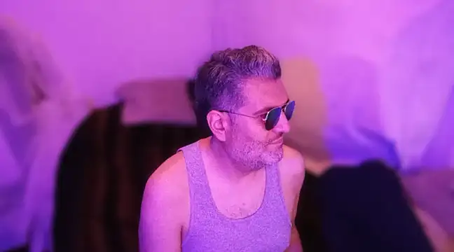 Snapshot of BushBator chatting on 01/14/25, 07:38 BushBator online show from 01/14/25, 07:38