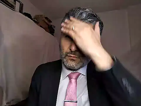 Snapshot of BushBator chatting on 01/24/25, 08:34 BushBator online show from 01/24/25, 08:34