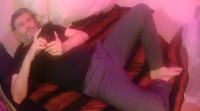 Snapshot of BushBator chatting on 02/18/25, 06:48 BushBator online show from 02/18/25, 06:48