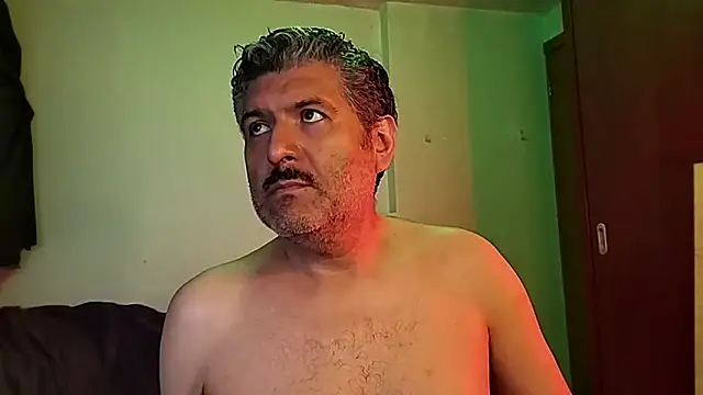 Snapshot of BushBator chatting on 10/20/25, 06:08 BushBator online show from 10/20/25, 06:08