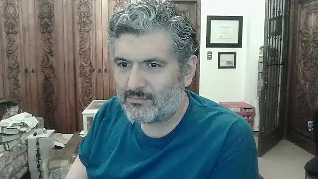 Snapshot of BushBator chatting on 11/07/25, 12:32 BushBator online show from 11/07/25, 12:32