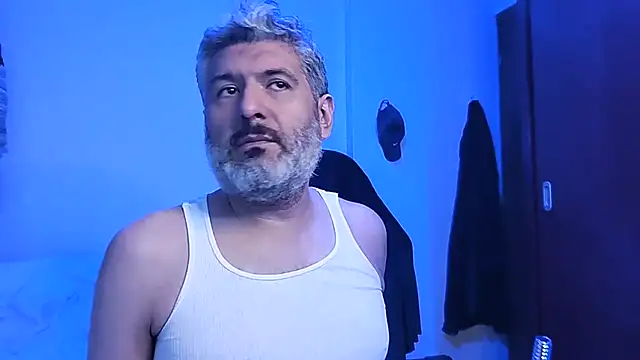 Snapshot of BushBator chatting on 11/23/25, 07:52 BushBator online show from 11/23/25, 07:52