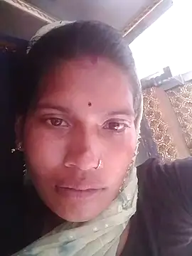 Snapshot of HOTDEEKCHA chatting on 03/02/25, 10:35 HOTDEEKCHA online show from 03/02/25, 10:35