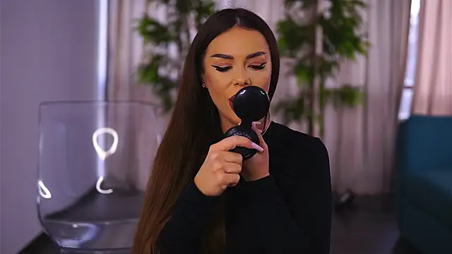 MissKiarra online show from 01/10/25, 07:04