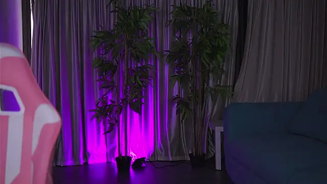 MissKiarra online show from 02/15/25, 07:16