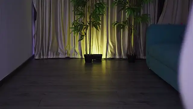 MissKiarra online show from 02/20/25, 05:12