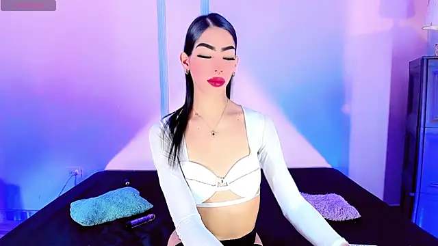 Tiffany moonblack online show from 11/22/25, 05:50