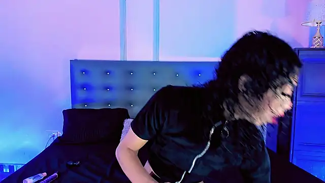 Tiffany moonblack online show from 11/27/25, 05:31