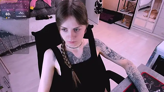 Snapshot of NaniMoore chatting on 01/08/25, 06:20 NaniMoore online show from 01/08/25, 06:20