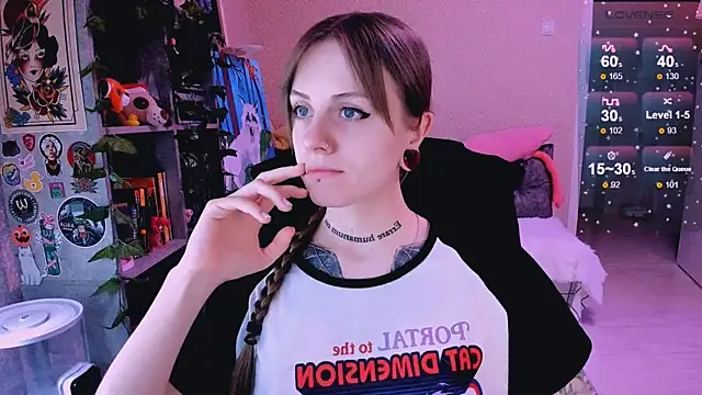 Snapshot of NaniMoore chatting on 01/25/25, 11:00 NaniMoore online show from 01/25/25, 11:00