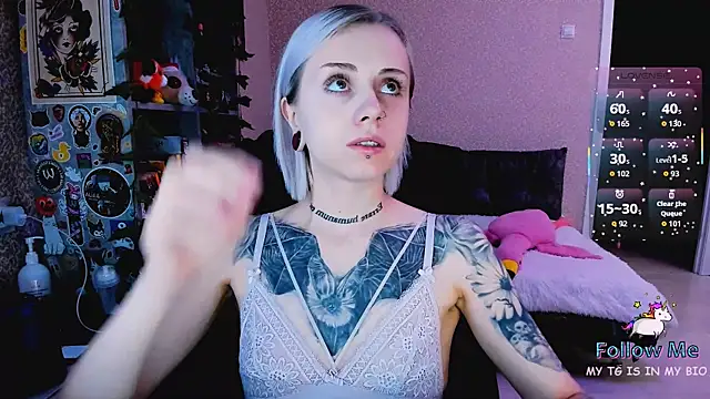 NaniMoore online show from 12/14/25, 09:08