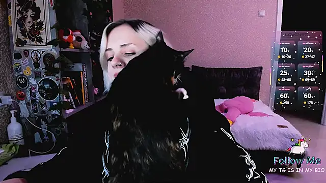 NaniMoore online show from 12/19/25, 09:11