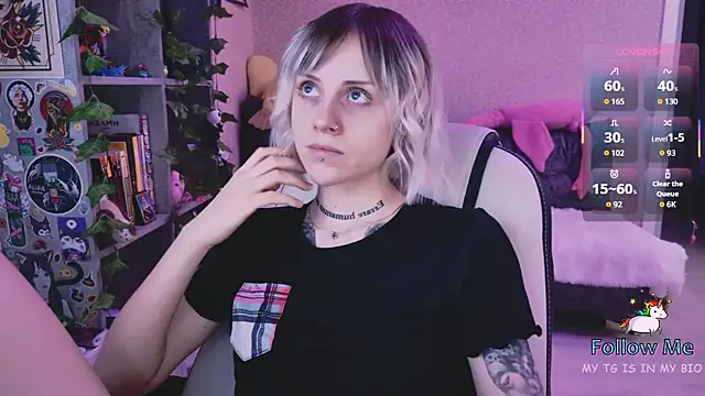 NaniMoore online show from 04/06/26, 08:21