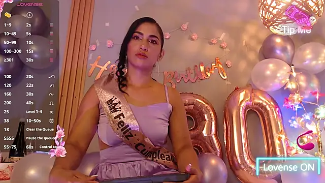 Thayssa ross online show from 04/15/26, 03:30