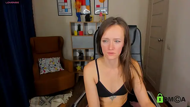 Snapshot of FrancescaCollins chatting on 12/01/24, 04:29 FrancescaCollins online show from 12/01/24, 04:29