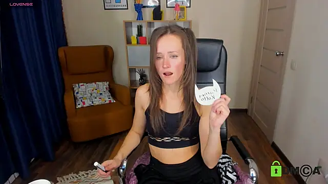 Snapshot of FrancescaCollins chatting on 12/09/24, 10:43 FrancescaCollins online show from 12/09/24, 10:43