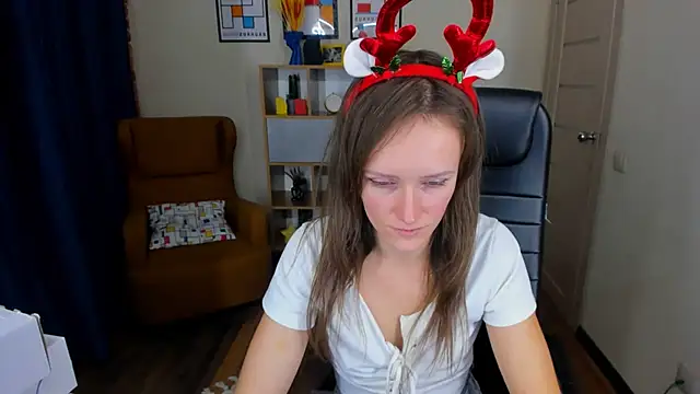 Snapshot of FrancescaCollins chatting on 12/16/24, 01:54 FrancescaCollins online show from 12/16/24, 01:54