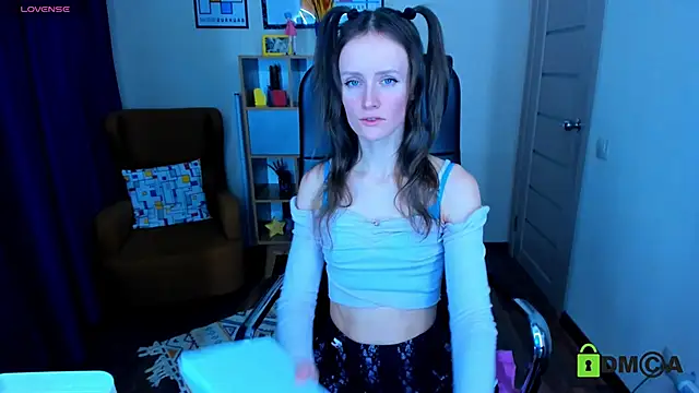 Snapshot of FrancescaCollins chatting on 03/04/25, 11:08 FrancescaCollins online show from 03/04/25, 11:08