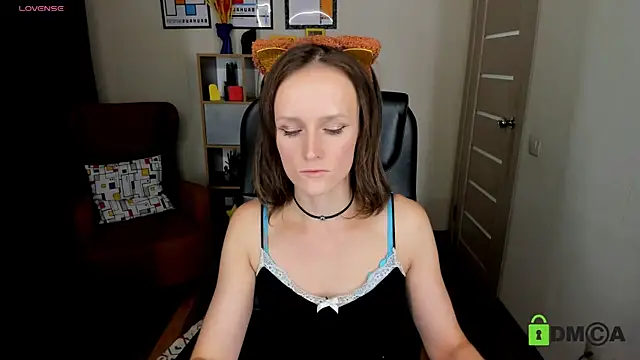 Snapshot of FrancescaCollins chatting on 10/03/25, 03:42 FrancescaCollins online show from 10/03/25, 03:42