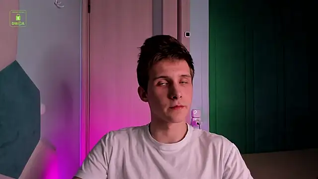 Snapshot of MarkGWalker chatting on 03/12/25, 06:33 MarkGWalker online show from 03/12/25, 06:33