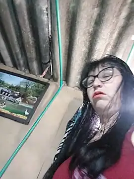 clarita 01 online show from 10/20/25, 11:32