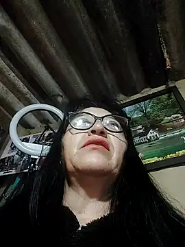 clarita 01 online show from 11/20/25, 10:37