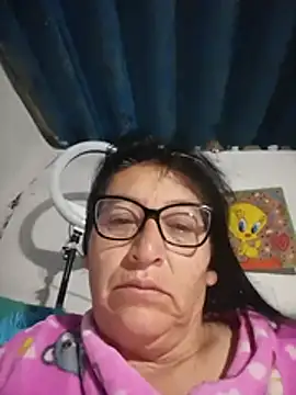 Snapshot of clarita_01 chatting on 06/12/26, 10:03 clarita 01 online show from 06/12/26, 10:03