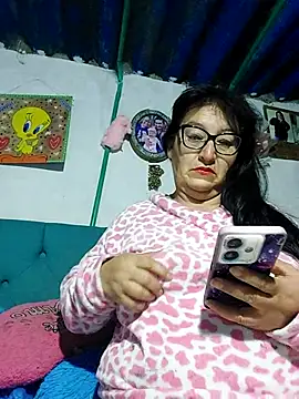 Snapshot of clarita_01 chatting on 06/23/26, 10:13 clarita 01 online show from 06/23/26, 10:13