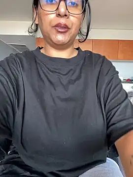 Indianbutter11 online show from 11/18/25, 08:19