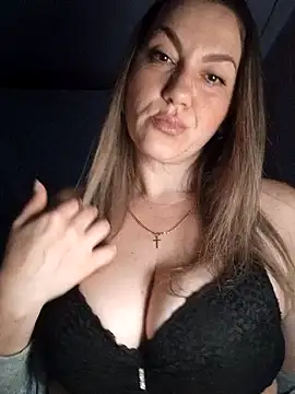 Snapshot of Ant0nina chatting on 12/11/24, 10:38 Ant0nina online show from 12/11/24, 10:38