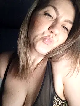 Snapshot of Ant0nina chatting on 01/22/25, 10:26 Ant0nina online show from 01/22/25, 10:26