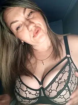 Snapshot of Ant0nina chatting on 10/26/25, 10:47 Ant0nina online show from 10/26/25, 10:47