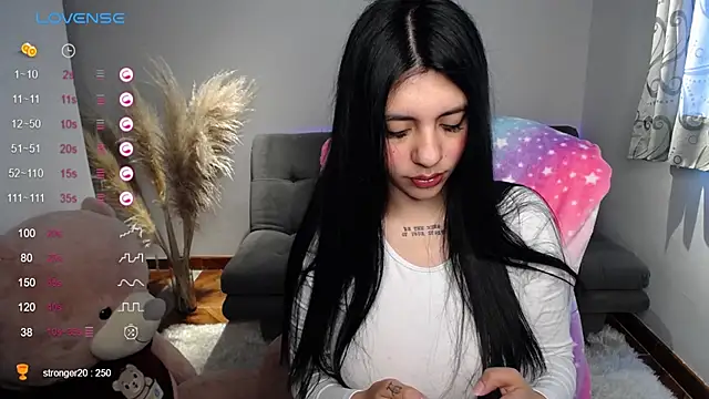 Snapshot of Alin_Aly chatting on 07/10/26, 03:58 Alin Aly online show from 07/10/26, 03:58