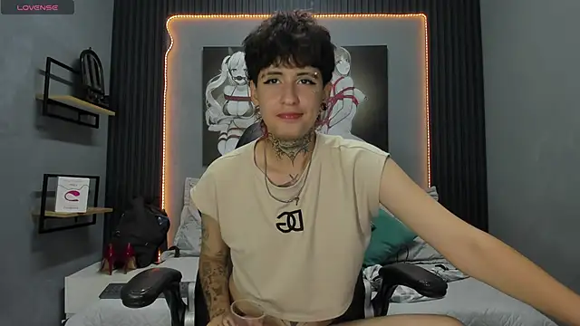 Ethan lennox online show from 10/22/25, 03:23