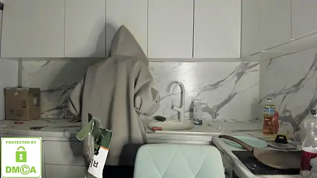 Ayesha Thebestt online show from 01/09/26, 10:33