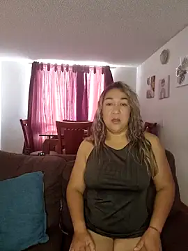 Snapshot of kitty_84 chatting on 02/03/25, 01:51 kitty 84 online show from 02/03/25, 01:51