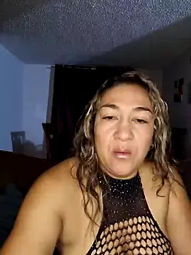 Snapshot of kitty_84 chatting on 02/12/25, 10:03 kitty 84 online show from 02/12/25, 10:03