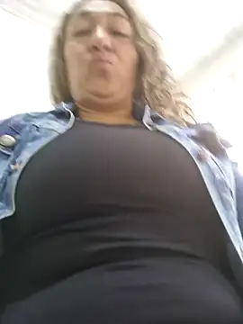 Snapshot of kitty_84 chatting on 02/20/25, 05:40 kitty 84 online show from 02/20/25, 05:40