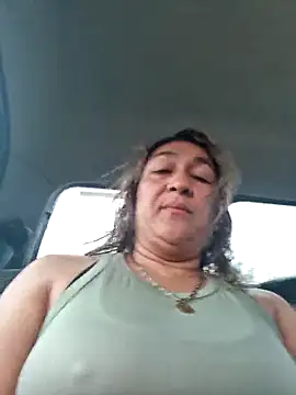 Snapshot of kitty_84 chatting on 03/01/25, 05:27 kitty 84 online show from 03/01/25, 05:27