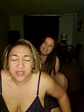 Snapshot of kitty_84 chatting on 09/09/25, 01:38 kitty 84 online show from 09/09/25, 01:38