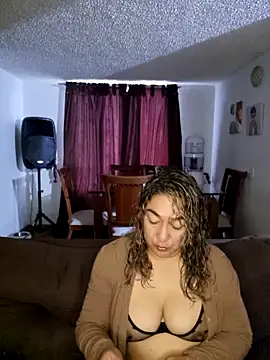 Snapshot of kitty_84 chatting on 11/14/25, 11:09 kitty 84 online show from 11/14/25, 11:09