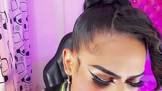 Snapshot of Aslhy_Goddessx chatting on 10/03/25, 03:36 Aslhy Goddessx online show from 10/03/25, 03:36